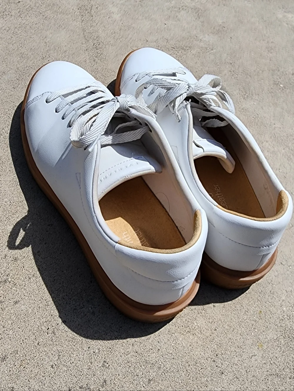 Everlane womens Re-leather sneaker White Leather with Gum Outsole EUC size 9.5 - Picture 6 of 6